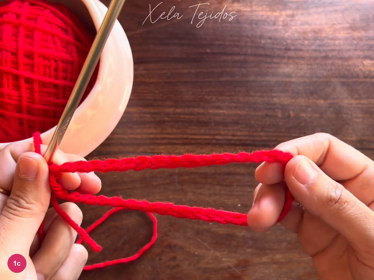 Hook and working loop at the joined red chain ring