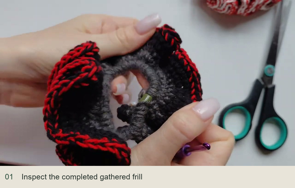 Check fullness, stretch, and the red line: Inspect the completed gathered frill